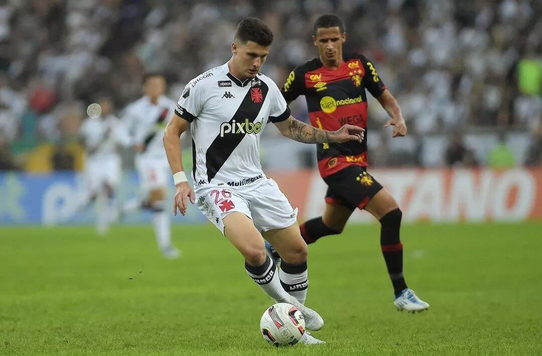 Inspirado em Sergio Ramos, Danilo Boza revela desejo de permanecer no Vasco