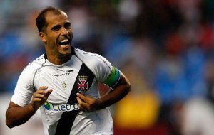 Saiba quem são os jogadores que o Vasco mais deve