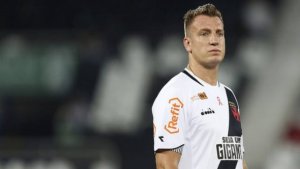 Saiba quem são os jogadores que o Vasco mais deve
