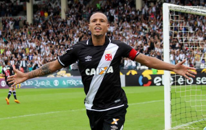 Saiba quem são os jogadores que o Vasco mais deve