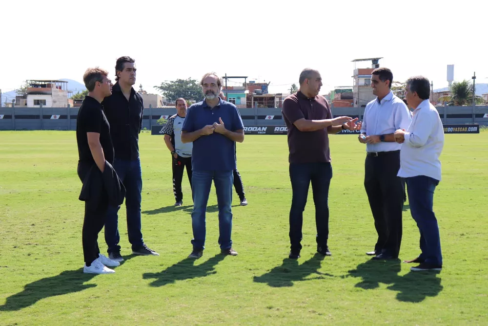 Paulo Bracks visita CT do Vasco logo após ser anunciado pela 777 Partners