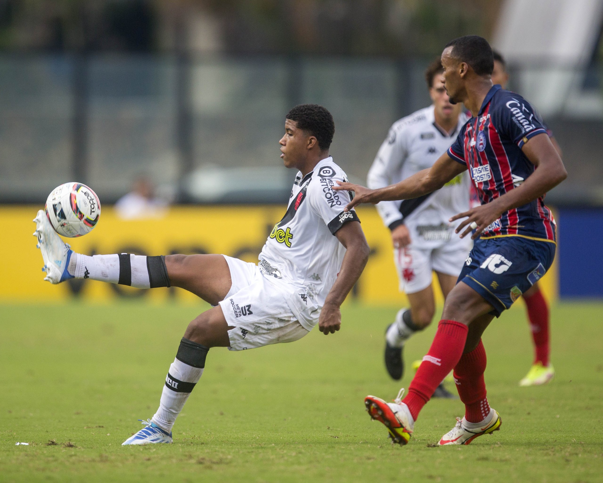 Apenas Vasco e Bahia são favoráveis a punição mais severa em casos de racismo