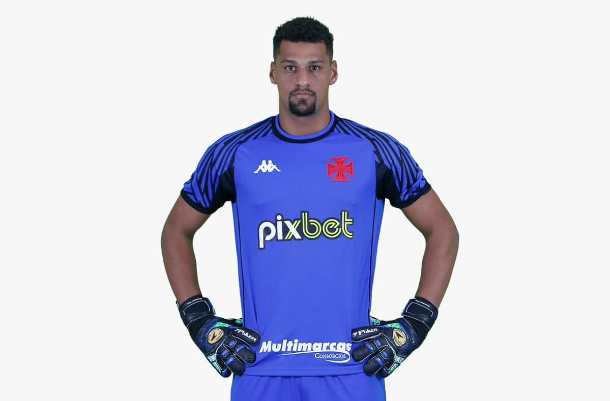 Vasco renova contrato do goleiro Alexander