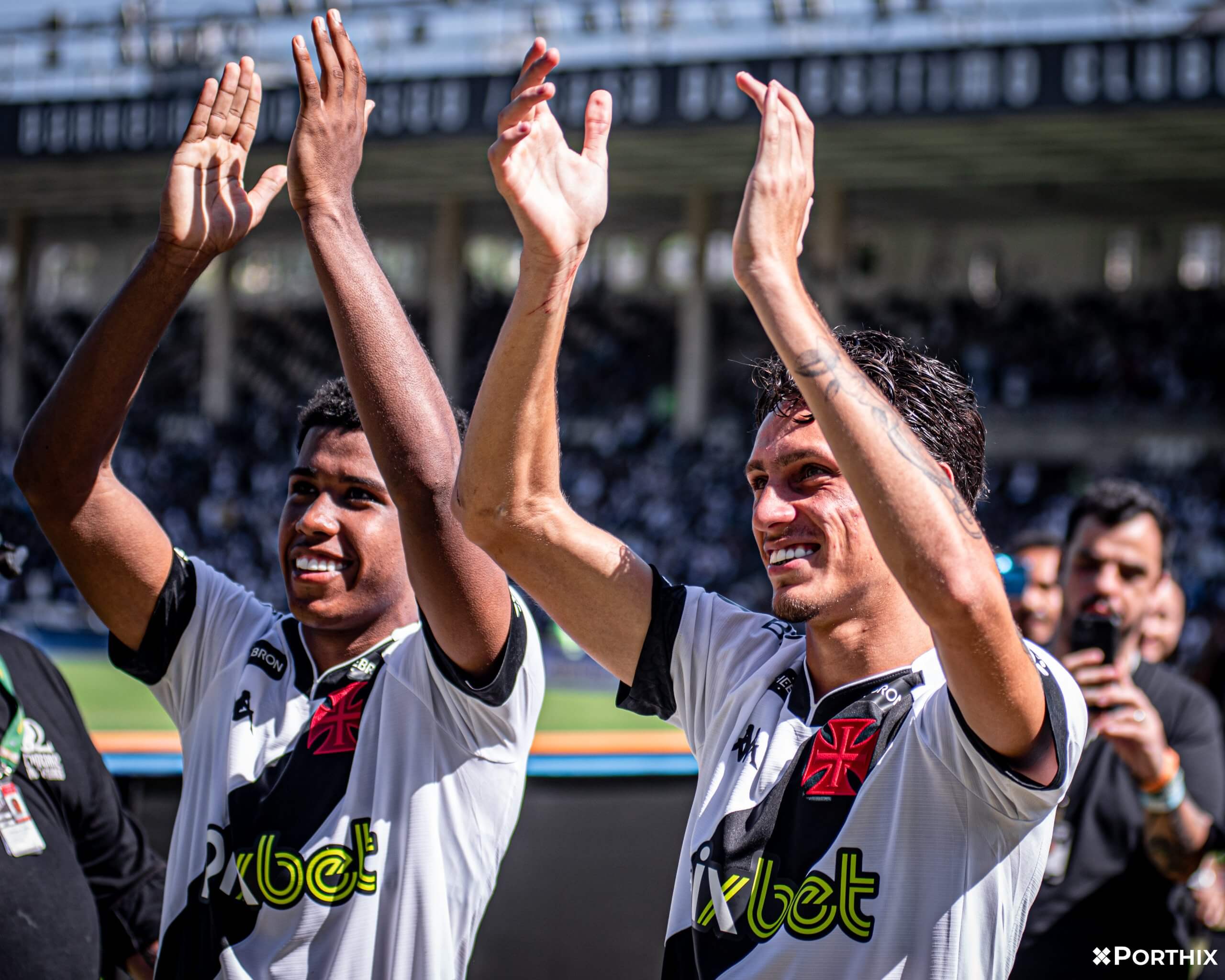 Dos 27 gols marcados pelo Vasco na Série B, 10 foram de crias da base