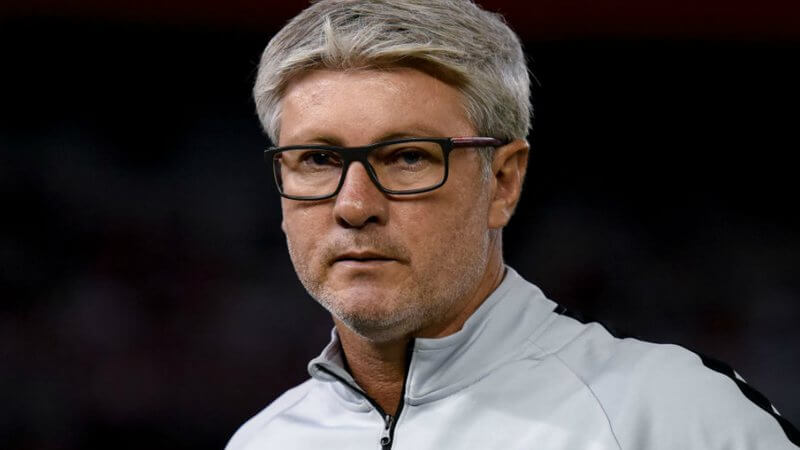 Resposta de Odair Hellman não é boa para o Vasco