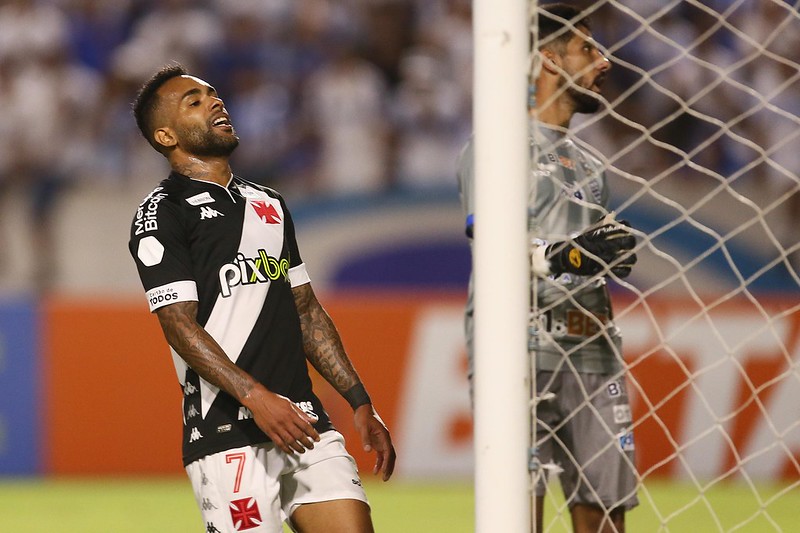 Vasco faz péssima partida, é dominado pelo CSA, e perde mais uma na Série B