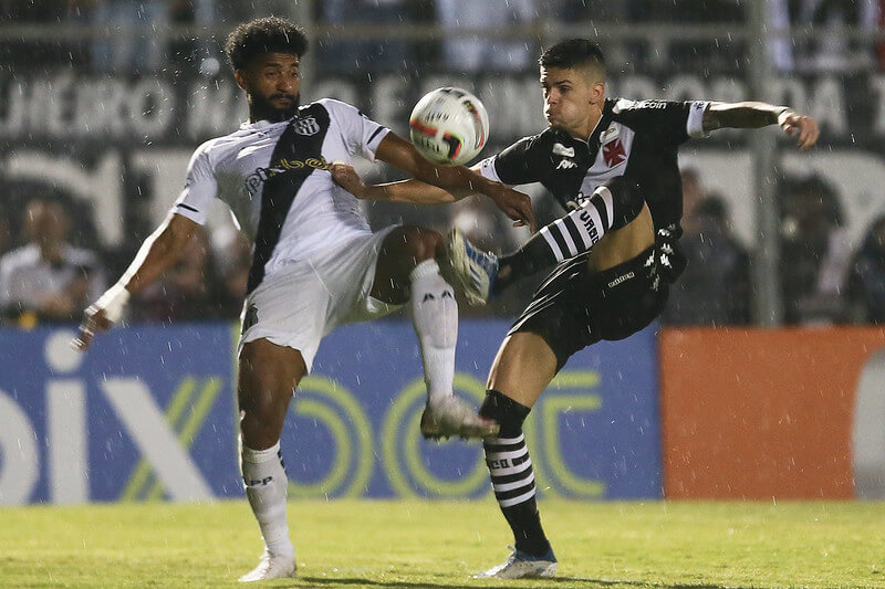 Vasco perde para a Ponte Preta e vê vantagem diminuir
