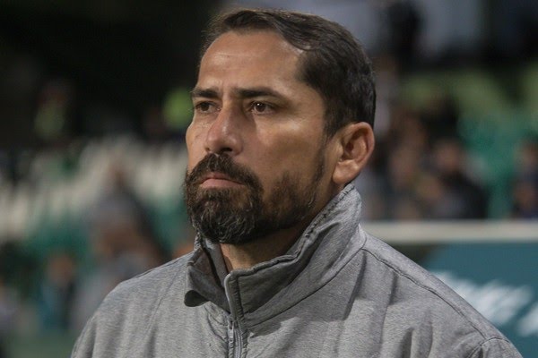 Jornalista paraguaio diz que técnico Morinigo, ex-Coxa, está no radar do Vasco