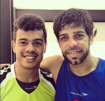 Goleiro Deola fala da dificuldade de pegar faltas de Juninho Pernambucano e Bernardo