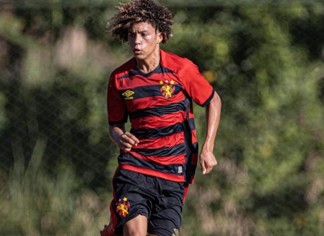 Com nova filosofia, Vasco faz proposta pelo meio campo Lukas Zuccarello, do Sport