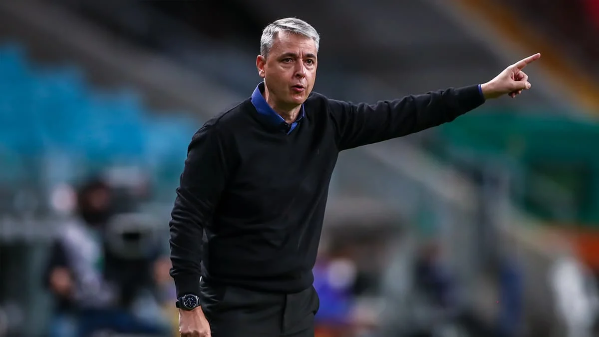 Paulo Bracks sondou a situação do técnico Tiago Nunes