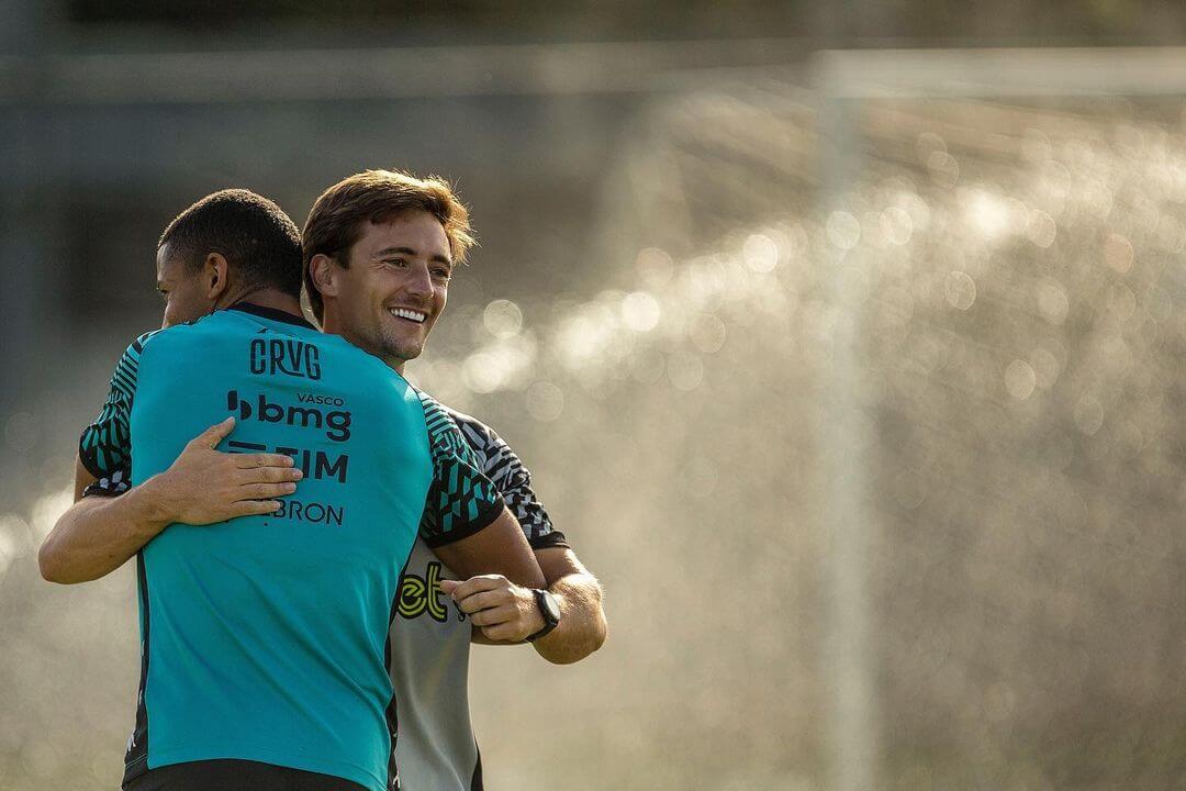 Auxiliar português João Correia não é mais funcionário do Vasco: “Longe do meu controle”