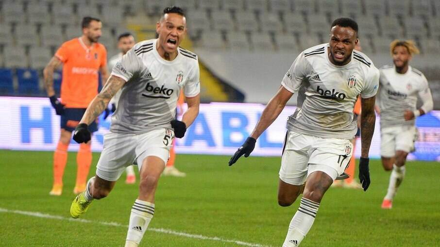 Jogador revelado no Vasco quer sair da Europa e pode voltar ao Brasil