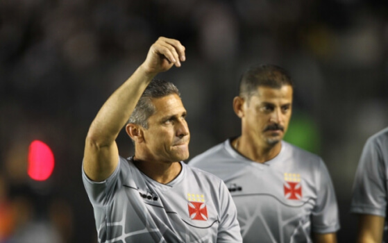 Vasco tem conversas com o treinador Jorginho