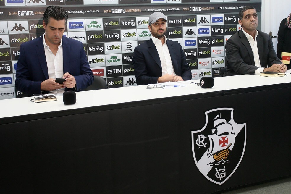 Primeiros dias de SAF Vasco têm novo técnico e renovação de joia da base