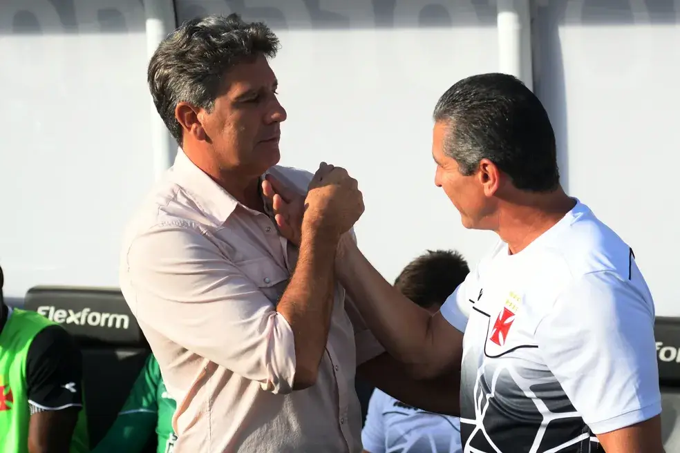 Fracasso em 90, títulos e Amarelinha: trajetórias de Renato e Jorginho voltam a se cruzar neste domingo